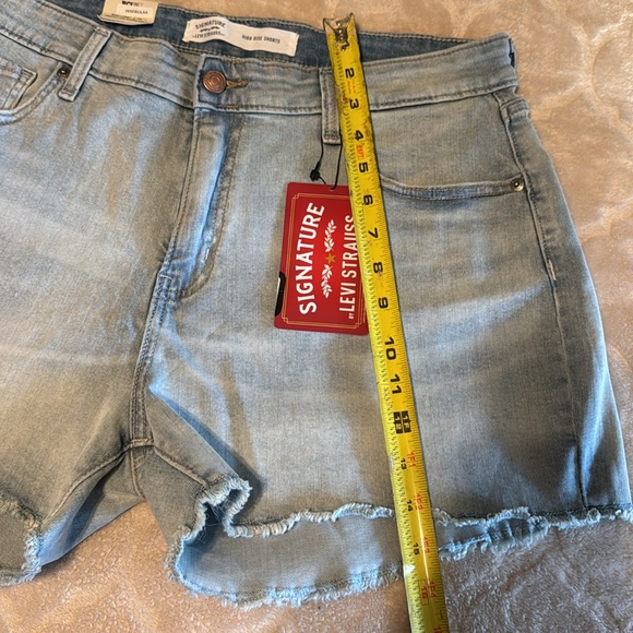 NWT LEVI SHORTS - Picture 10 of 14